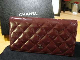 CHANEL Classic Quilted YEN HOLDER PLUM Patent Leather w/ RED interior 