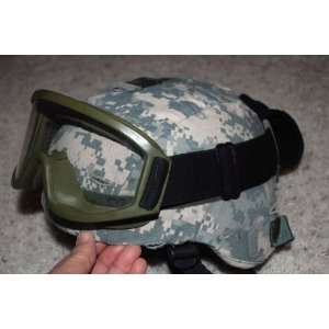   IIIA A.C.H KEVLAR COMBAT MICH HELMET WITH GOGGLES   SIZE X LARGE
