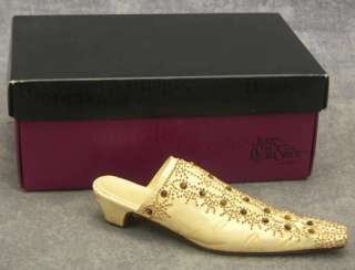NIB Large Lot 31 RAINE Just The Right Shoe Collectible Shoe Lot NICE 
