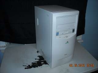 Vintage Windows 98 DOS computer with Pentium III 866 mhz and Permedia 