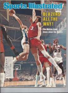 1977 SPORTS ILLUSTRATED BILL WALTON THE BLAZERS MOW DOWN THE SIXERS 