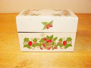 Retro Metal Recipe Box For 3 X 5 Cards  White w Strawberries Made in 