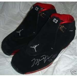  Michael Jordan Signed Jordan 18s Shoes Uda Le 23   New 