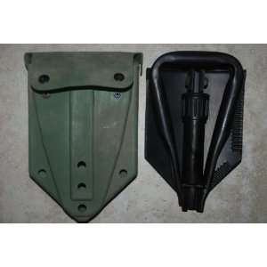  ORIGINAL US AMRY ISSUE   FOLDING ENTRENCHING SHOVEL WITH 