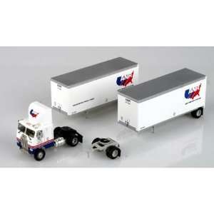  HO RTR Freightliner w/2 28 Trailers, ANR Toys & Games