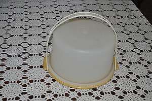 vintage TUPPERWARE DOUBLE layer ROUND GOLD CAKE CARRIER TAKER w HANDLE 