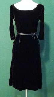 1960s Black Velvet Bias? Cut Scoop Neck Dress W  29  
