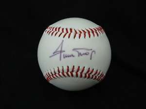 WILLIE MAYS SIGNED BASEBALL MLB AUTO BALL HALL OF FAME  