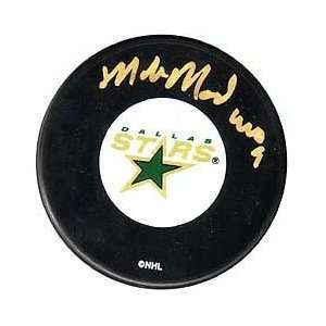  Mike Modano Autographed Puck
