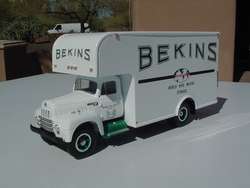   BEKINS VAN LINES CO. 1957 INTERNATIONAL R 200 WITH MOVING VAN  