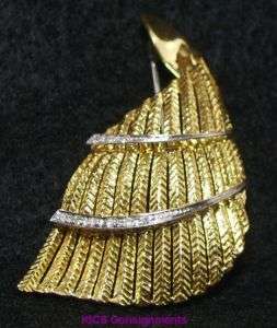 18K Gold and Diamond Hand Crafted Pin Brooch   VINTAGE   Made in Italy 