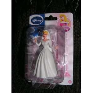  Disney Princess Cinderella PVC Figure in Wedding Dress 