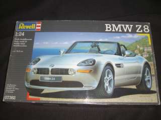 24 Revell BMW Z8 (ROADSTER)  