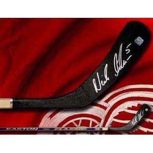 Nicklas Lidstrom Autographed Hockey Stick  Sports 