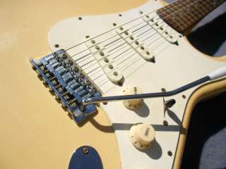 http//guitarsandaudio/extras/2011Gaspics/Fender/98SquierStrat 
