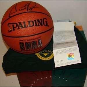  Scottie Pippen SIGNED Indoor/Outdoor Basketball UDA 