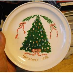 1978 Lillian Vernor Carrigaline Pottery Christmas Plate 