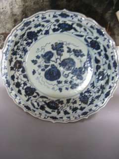 Chinese antique enthralling blue and white porcelain fruit plate 