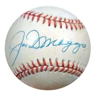 Joe DiMaggio Signed Baseball   AL PSA DNA #Q00644   Autographed 