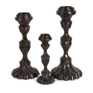   of 3 Timeless Candle Holders with Scalloped Bases