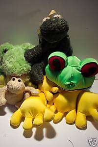 Lot of 4 Plush Toy Frogs, 25 to 6 Inches  
