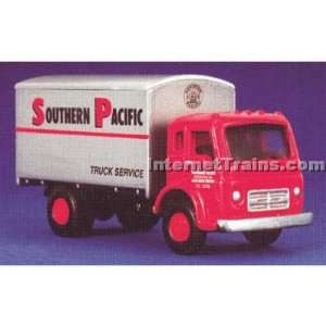  CO 190 Truck Service Box Van   Southern Pacific Toys & Games