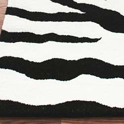 Alexa Zebra Animal Print Black/ Off White Rug (53 X 79)   