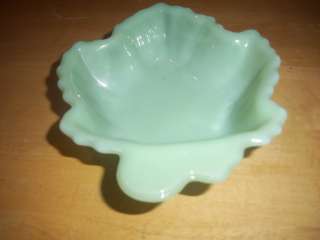 Your bidding on a vintage Jadite maple leaf candy dish. There are no 