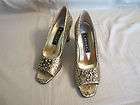 RENEE GOLD/BROWN PAISLEY PRINT OPENED TOED HEELS WITH GOLD CLIP 