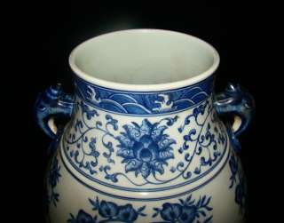 Chinese Blue and White Porcelain Flower Vase   Qing Qianlong Six 