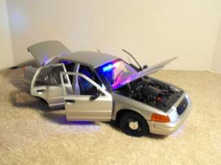 18 Undercover Silver FCV Lights Custom Police Car Slicktop Model 