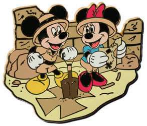 DISNEY TREASURE HUNT MICKEY AND MINNIE MOUSE LE 900 PIN  