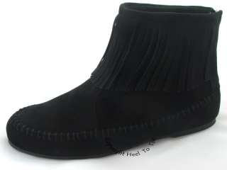 They have been accented with a faux suede fringe and chunky stitching