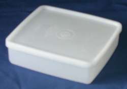 SQUARE A WAY Tupperware container #670 CLEAR w/CLEAR Seal #67 OBS 