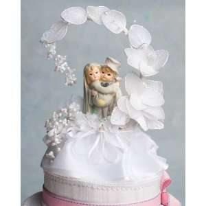    Childlike Couple Side Arch Wedding Cake Topper