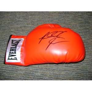 RIDDICK BOWE AUTOGRAPHED BOXING GLOVE W/PROOF