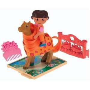  Doras Pony Place Play Pack   Dora & Apple Toys & Games