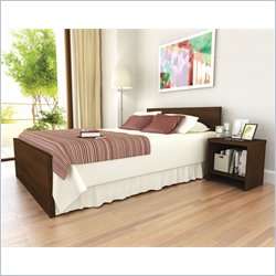   Queen Bed and Nightstand Set with Footboard in Urban Maple [375269